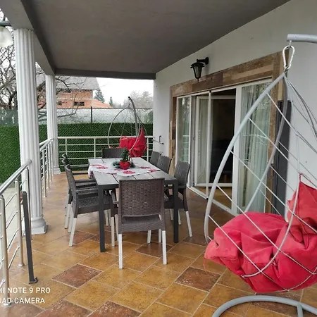 Villa Private Lux Mila With Swimming Pool By The Danube, Sleeps 18 Smederevo
