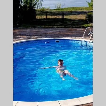 Villa Private Lux Mila With Swimming Pool By The Danube, Sleeps 18 *